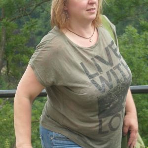 Fraîchement libre et un peu pompette après le ménage Fabienne - rencontre-Cougar-Marseille